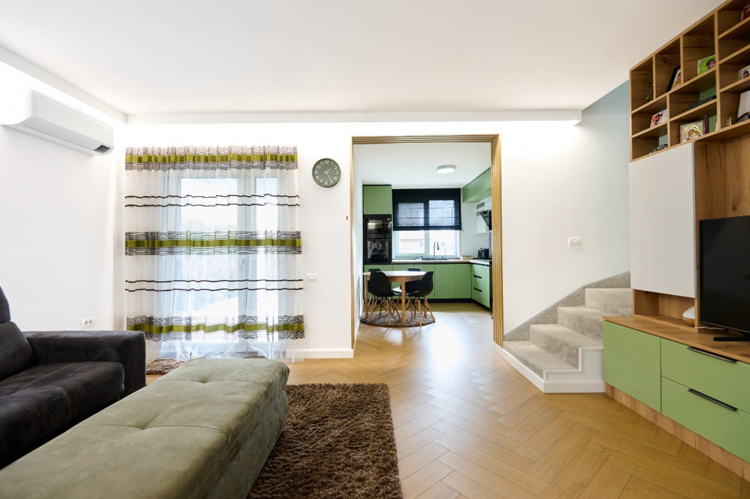 Casa 5 camere, 3 bai-Strada Morii Stefanesti-Arges