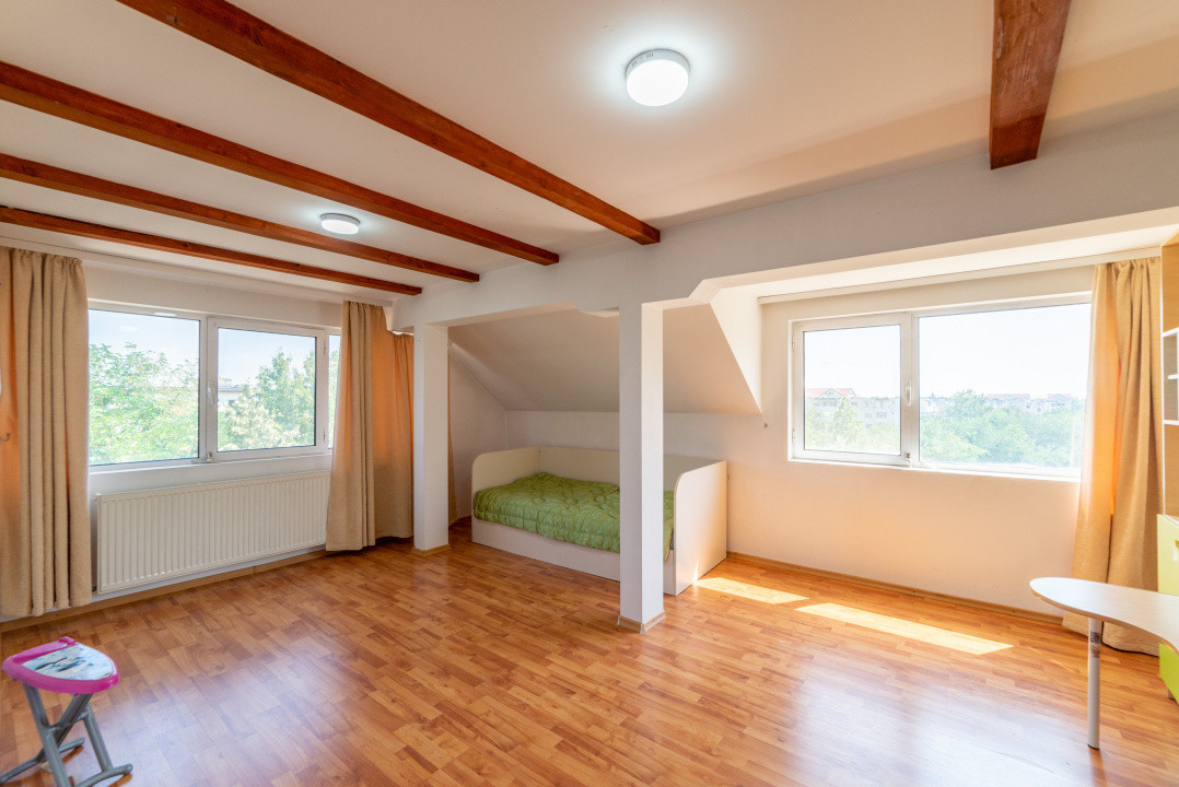 Apartament pe 2 nivele -  6 camere Gavana 3 + 309 mp curte proprie