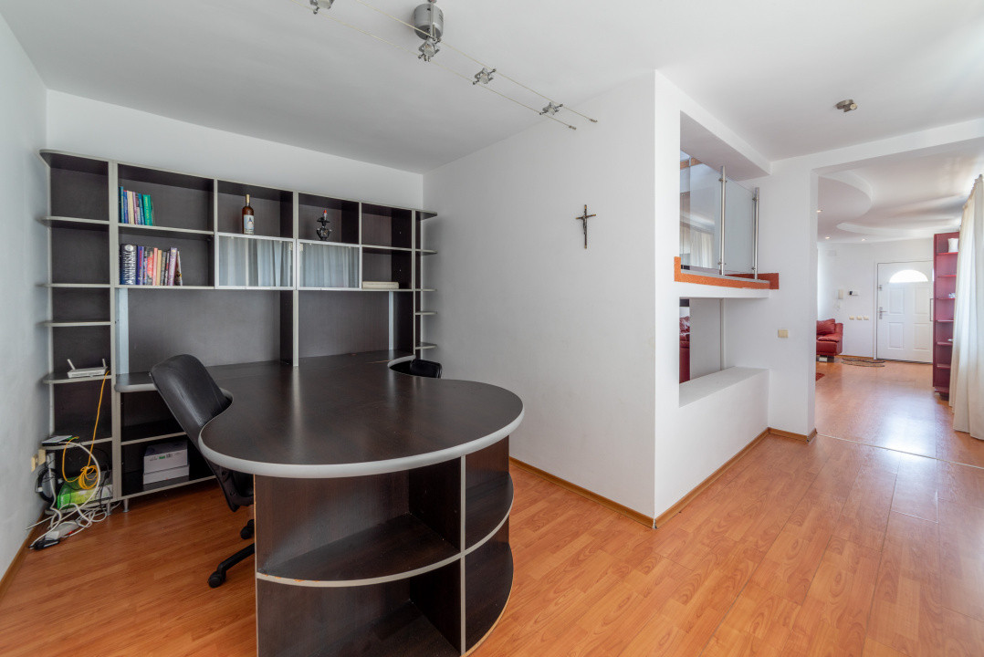 Apartament pe 2 nivele -  6 camere Gavana 3 + 309 mp curte proprie
