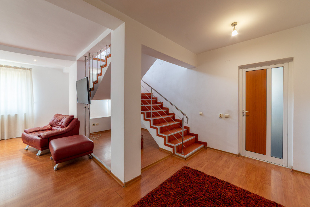 Apartament pe 2 nivele -  6 camere Gavana 3 + 309 mp curte proprie