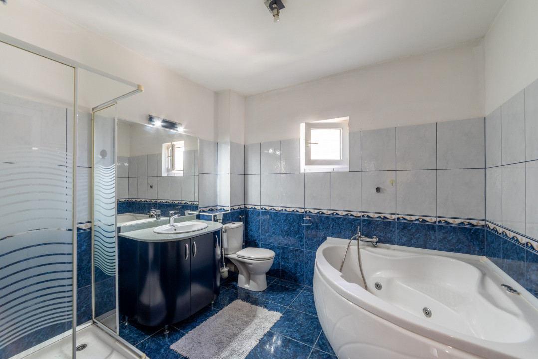 Apartament pe 2 nivele -  6 camere Gavana 3 + 309 mp curte proprie