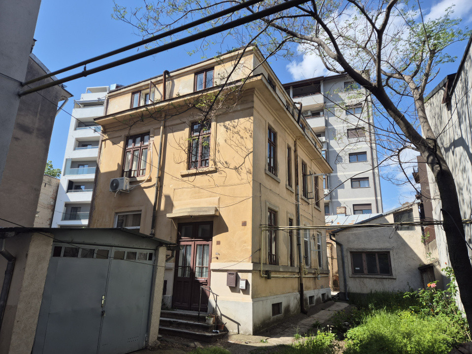 Apartament sic intr-un bloc vila interbelica
