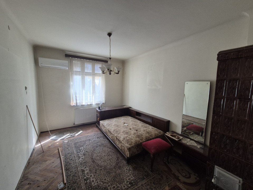 Apartament sic intr-un bloc vila interbelica