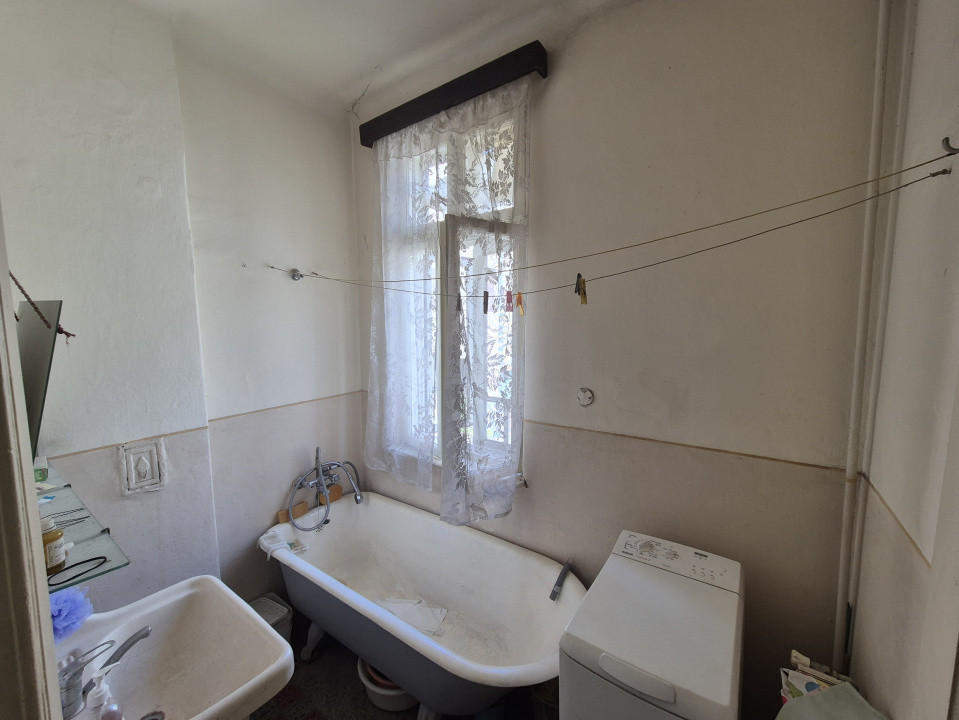 Apartament sic intr-un bloc vila interbelica