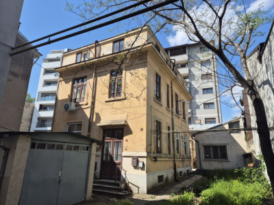 Apartament sic intr-un bloc vila interbelica