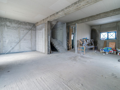 Casa Corbeanca ,curte generoasa, terasa si loc de parcare