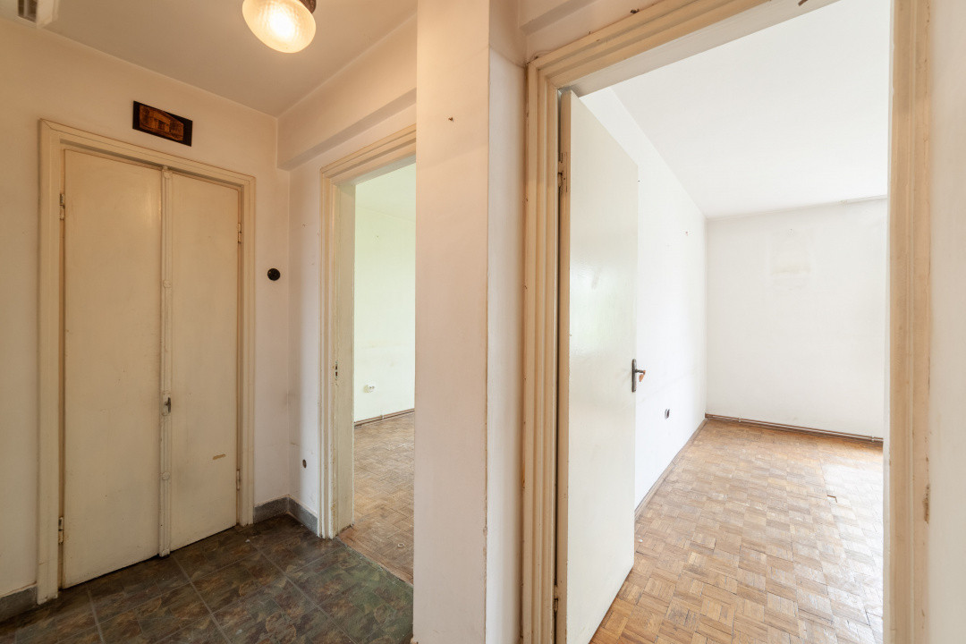 Apartament 2 camere et 3/4 Central, Pitesti