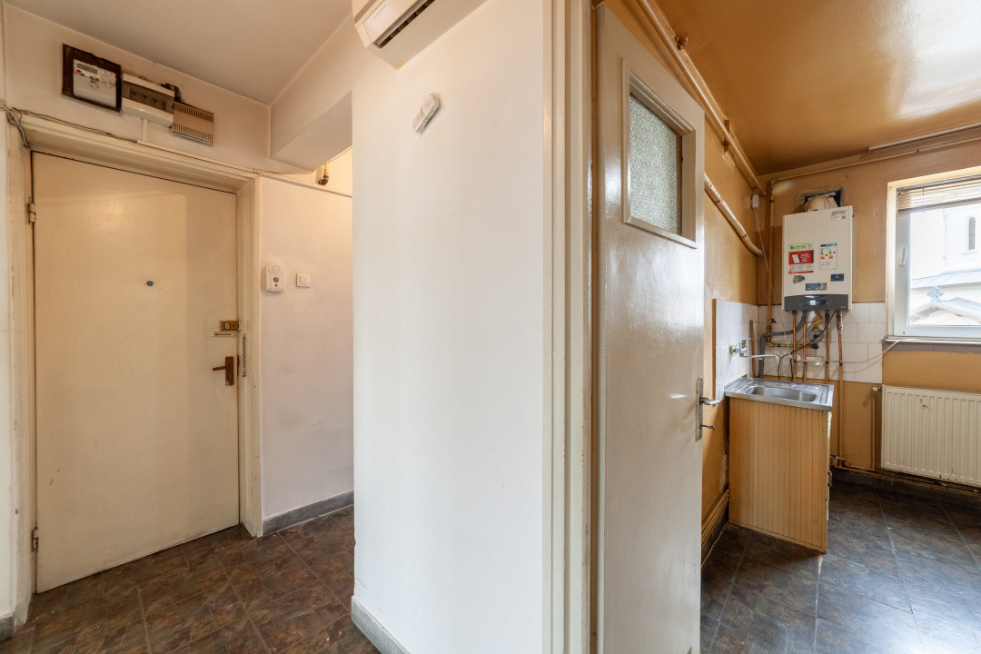 Apartament 2 camere et 3/4 Central, Pitesti