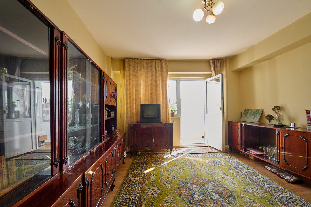 Apartament cu 3 camere - CENTRAL, zona 1 Mai, Pitesti 