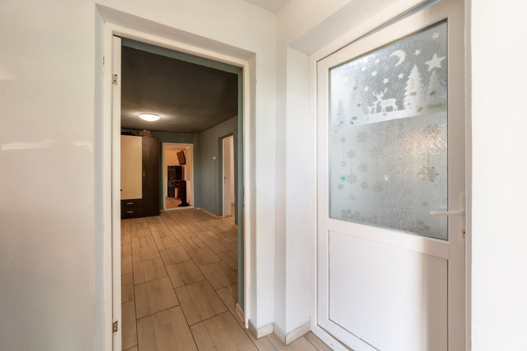 Casă renovată 2022, 3 camere, 1034 mp teren, încălzire în pardoseală 