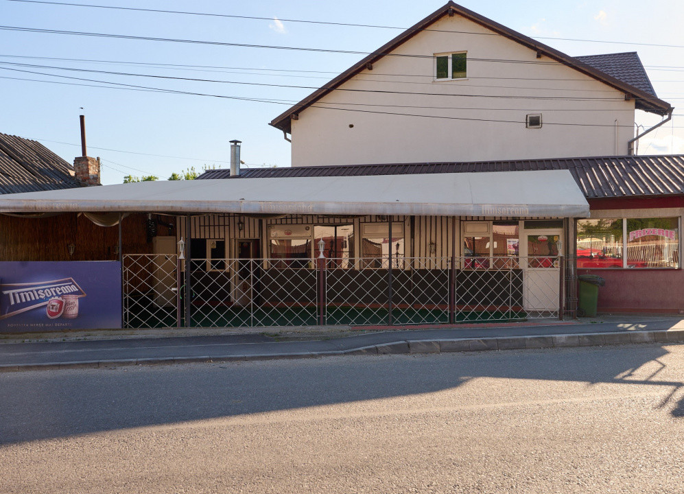 Spatiu de inchiriat - intersectia Valea Mare-Stefanesti - stradal