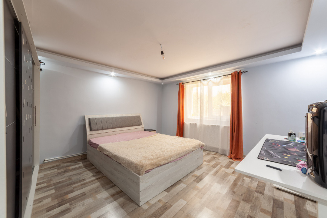 Casă renovată 2022, 3 camere, 1034 mp teren, încălzire în pardoseală