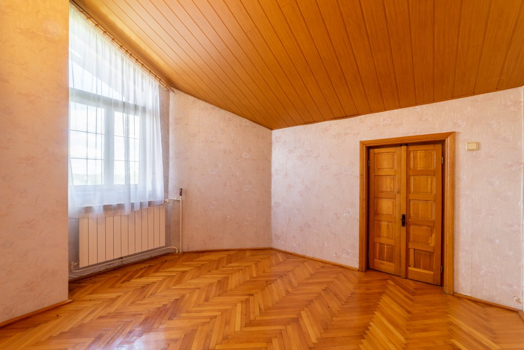 Vila spațioasă + teren 1500 mp, Bascov- Județ Arges 
