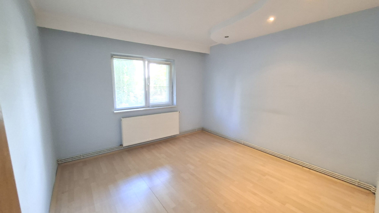 Apartament 3 camere Exercitiu parter inalt vedere bilaterala
