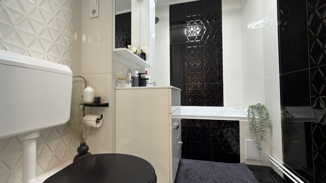 Apartament 2 camere MV2, Etaj IV, Zona Kaufland - Str. W.A. Mozart - Carei