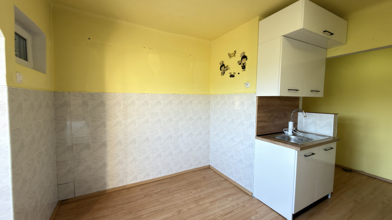 Apartament 2 camere Etaj III Carei-Str. M.Viteazul Nr.19, Vizavi Kaufland