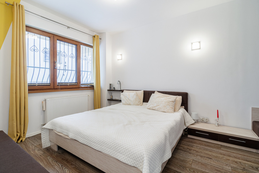 4 camere la intrare in Tineretului si Carol