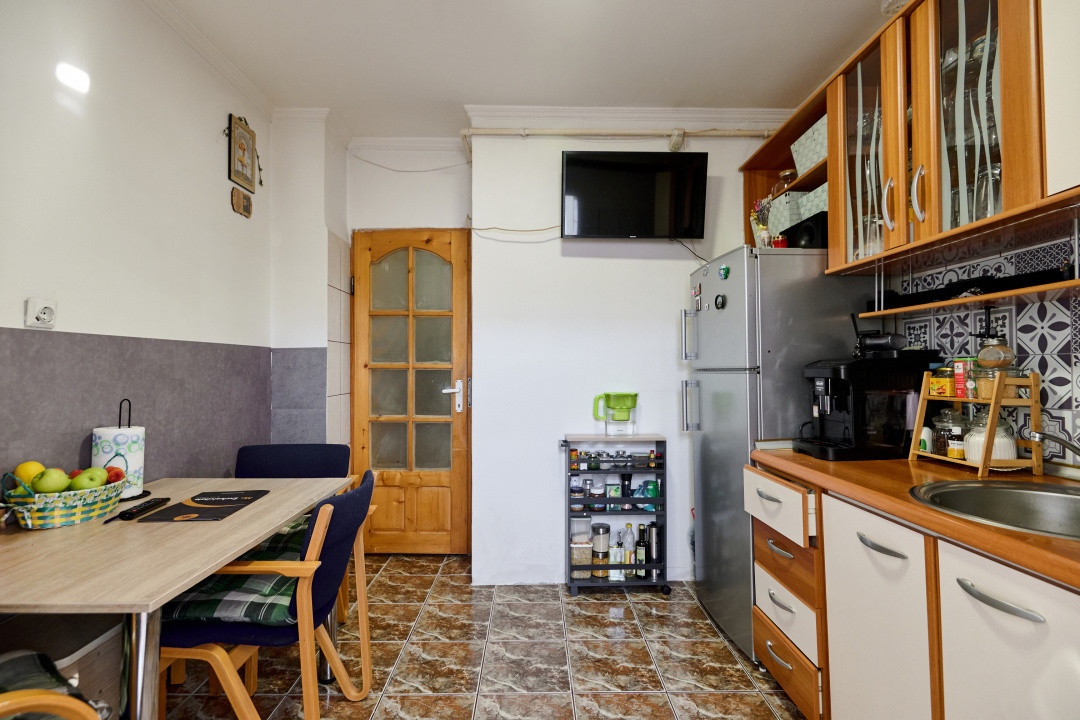 Apartament 2 camere decomandat Pitești zona Popa Șapcă- Sf Vineri!