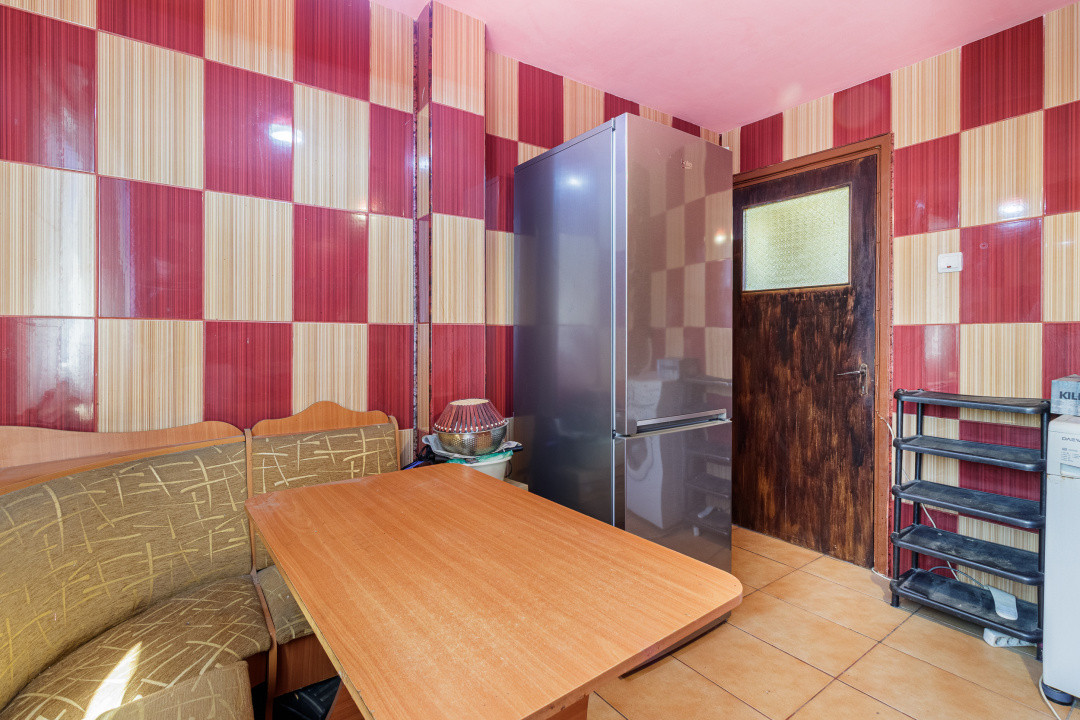 2 camere decomandat, Cimitirul Evreiesc, in plan secundar