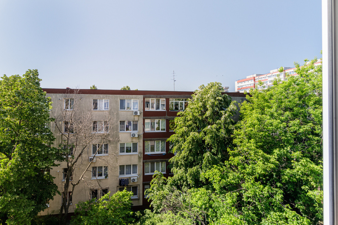 2 camere decomandat, Cimitirul Evreiesc, in plan secundar