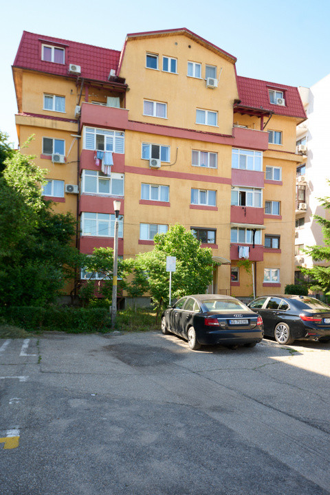 Eremia - Apartament 3 camere + studio | Scara interioara!