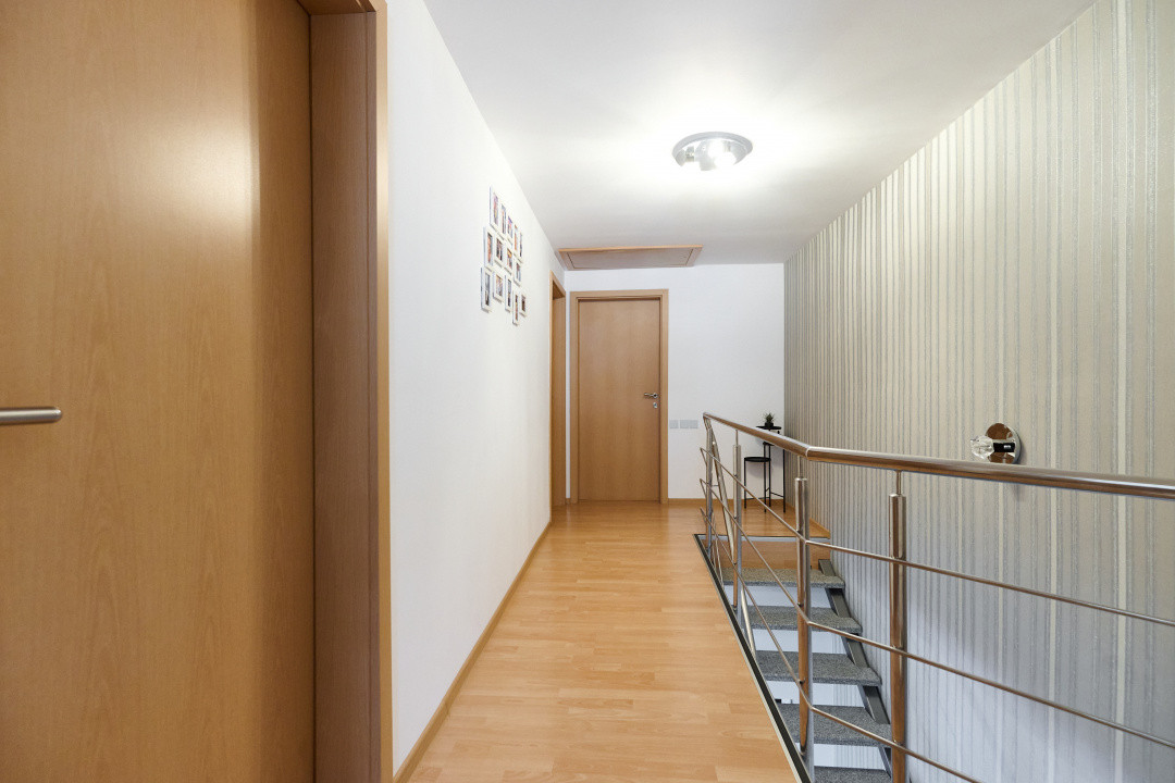 Eremia - Apartament 3 camere + studio | Scara interioara!