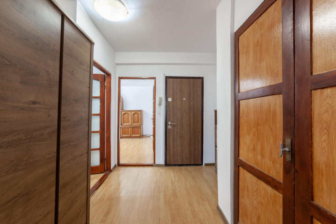 Apartament 2 camere etajul 1 in Mioveni 