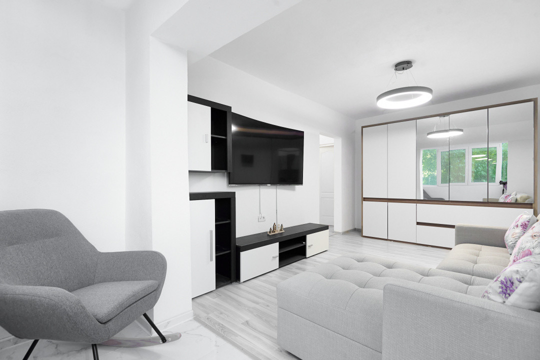 Apartament Gavana, 3 camere, etaj 1, renovat recent , zona Piata-0% comision