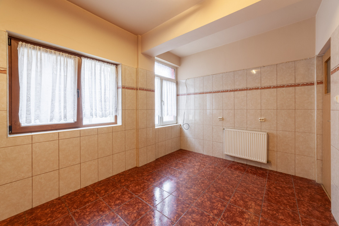Dedeman-Big  3 camere parter inalt- bloc 2008 & parcare curte privata