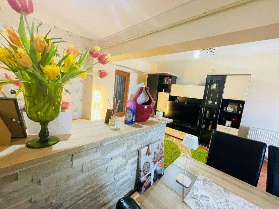 Apartament de vânzare | 2 camere decomandate| Zona Centrală, Târgu Jiu