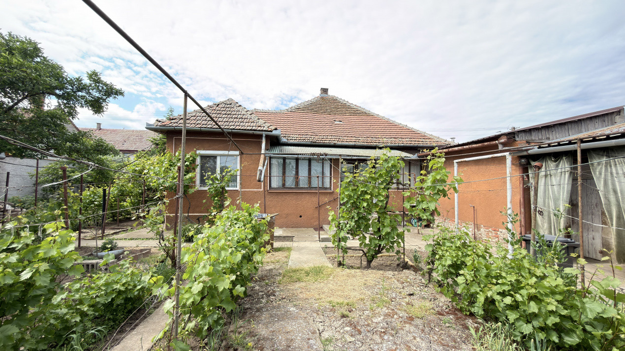 Casă 3 camere, Teren 1053 mp Str. Dorului Nr. 3 - Carei - Comision 0% cumpărător