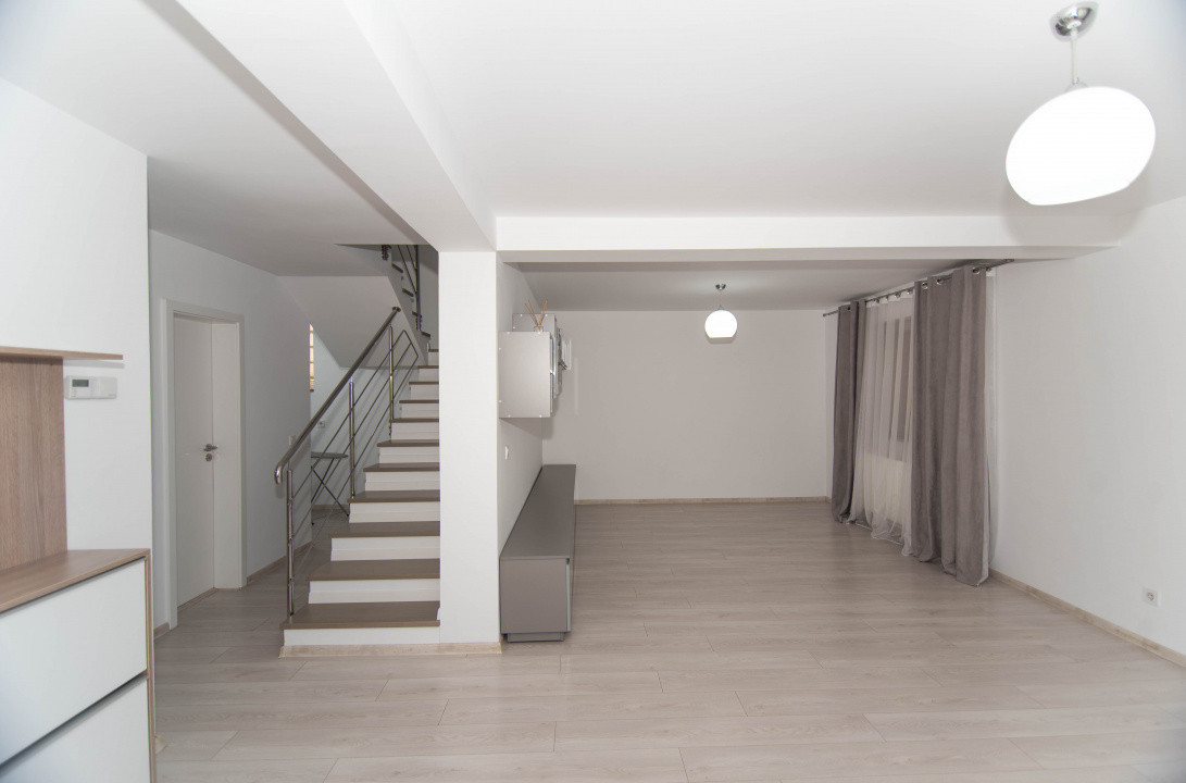 Casa cu 4 camere pe strada Campului, Pitesti