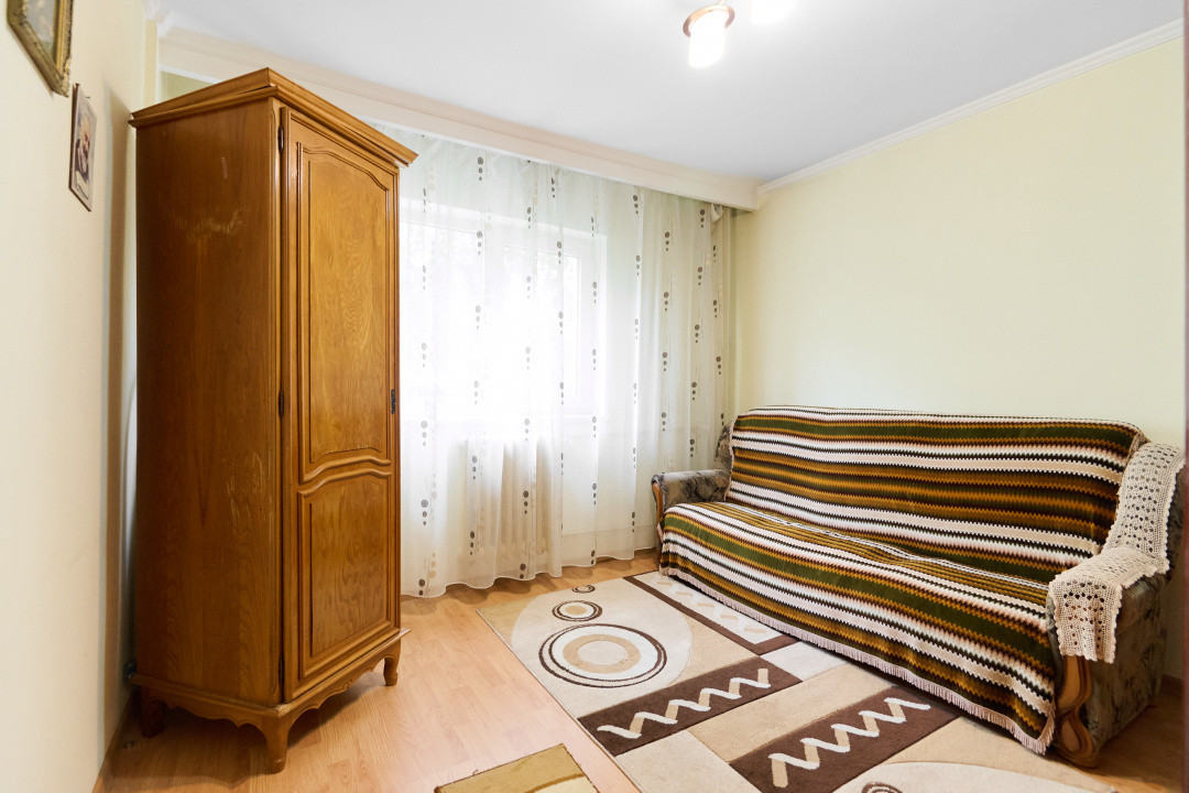 Apartament decomandat  4 camere -  etaj intermediar - Cartier Nord 