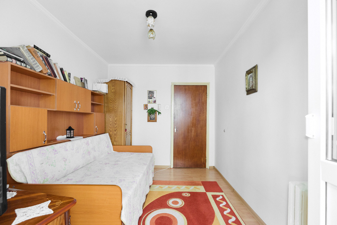 Apartament decomandat  4 camere -  etaj intermediar - Cartier Nord 