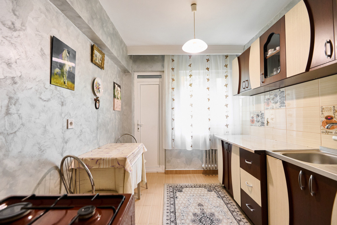 Apartament decomandat  4 camere -  etaj intermediar - Cartier Nord 