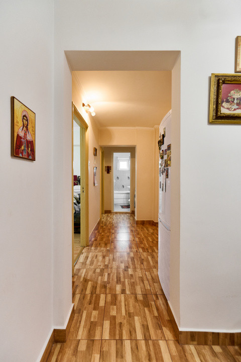 Apartament decomandat  4 camere -  etaj intermediar - Cartier Nord 