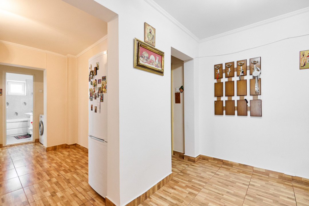 Apartament decomandat  4 camere -  etaj intermediar - Cartier Nord 