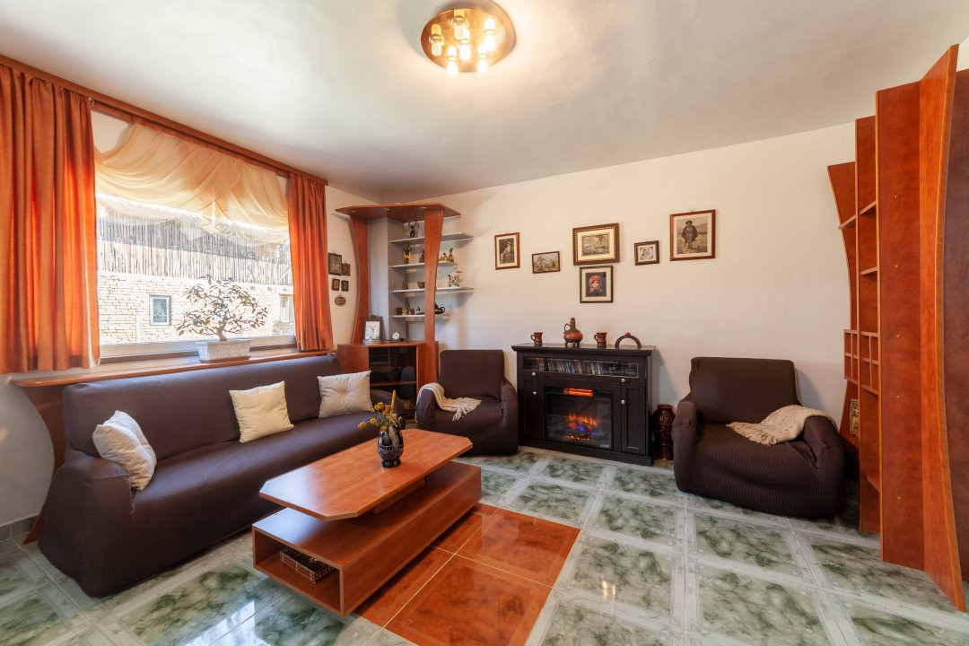 Casa visurilor cu 4000 mp livada roditoare si gradina Darmanesti-Arges