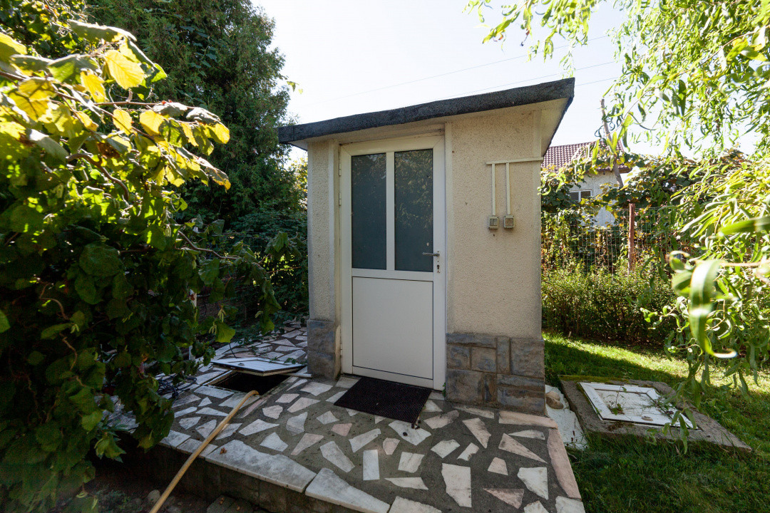 Casa visurilor cu 4000 mp livada roditoare si gradina Darmanesti-Arges
