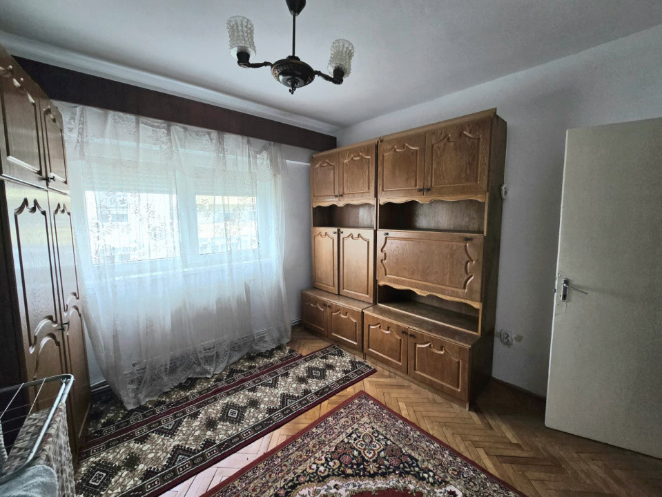 De vânzare apartament 4 camere Careiului Satu Mare