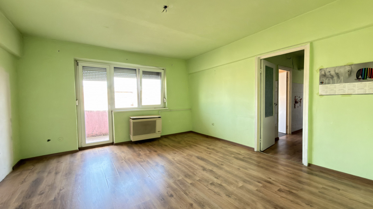 Apartament 4 camere Etaj IV, MV1, Zona Ludy - Str. Regele Ferdinand I - Carei