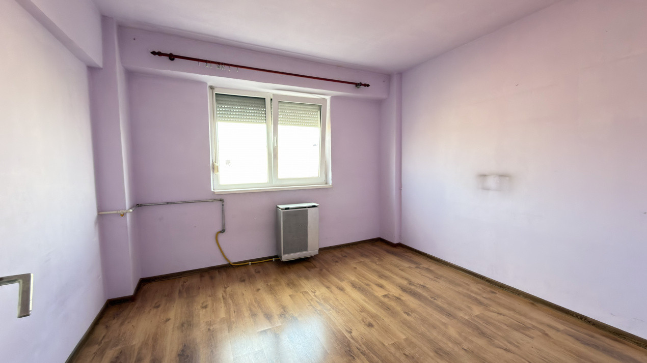 Apartament 4 camere Etaj IV, MV1, Zona Ludy - Str. Regele Ferdinand I - Carei