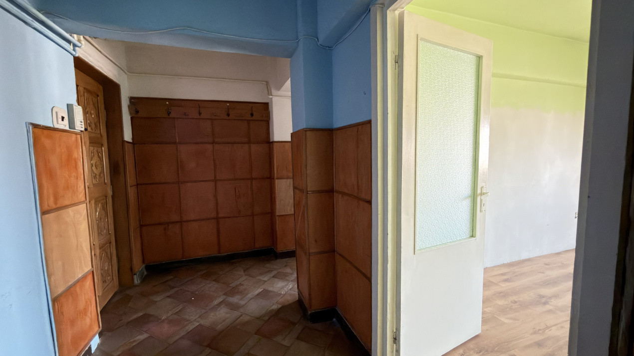 Apartament 4 camere Etaj IV, MV1, Zona Ludy - Str. Regele Ferdinand I - Carei