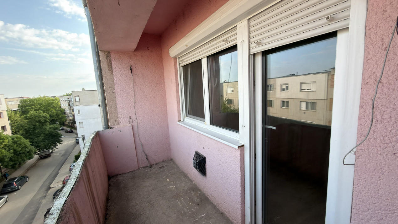 Apartament 4 camere Etaj IV, MV1, Zona Ludy - Str. Regele Ferdinand I - Carei