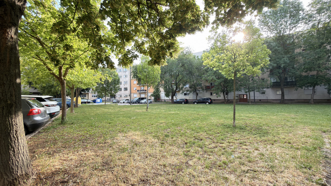 Apartament 4 camere Etaj IV, MV1, Zona Ludy - Str. Regele Ferdinand I - Carei