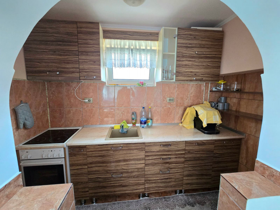  Casă de vânzare  în Lazuri, la 8 km de Satu Mare.