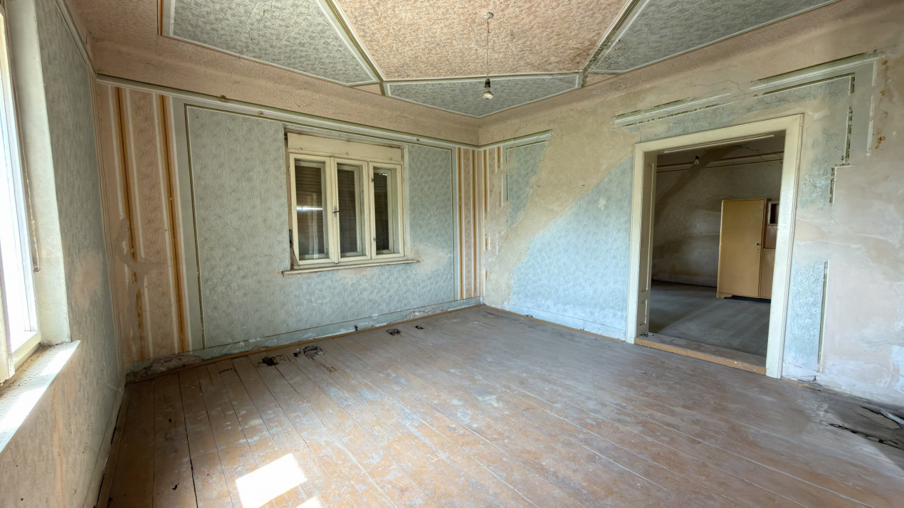 Casă 4 camere, Teren 1955 mp Str. Vezendiului Nr. 366 - Loc. Petrești, Satu Mare