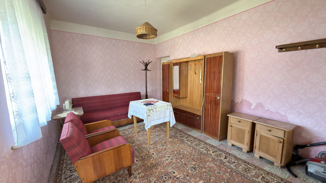 Casă 4 camere, Teren 1955 mp Str. Vezendiului Nr. 366 - Loc. Petrești, Satu Mare