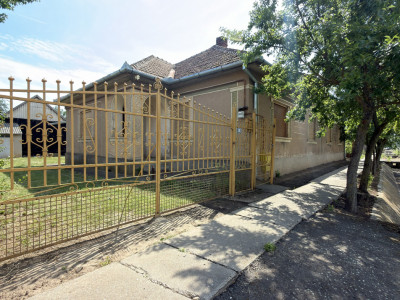 Casă 4 camere, Teren 1955 mp Str. Vezendiului Nr. 366 - Loc. Petrești, Satu Mare