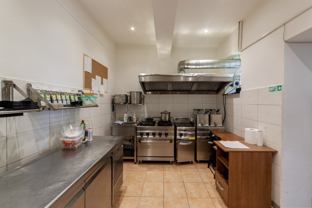 Se vinde afacere la cheie - Bistro complet funcțional, activ și profitabil 